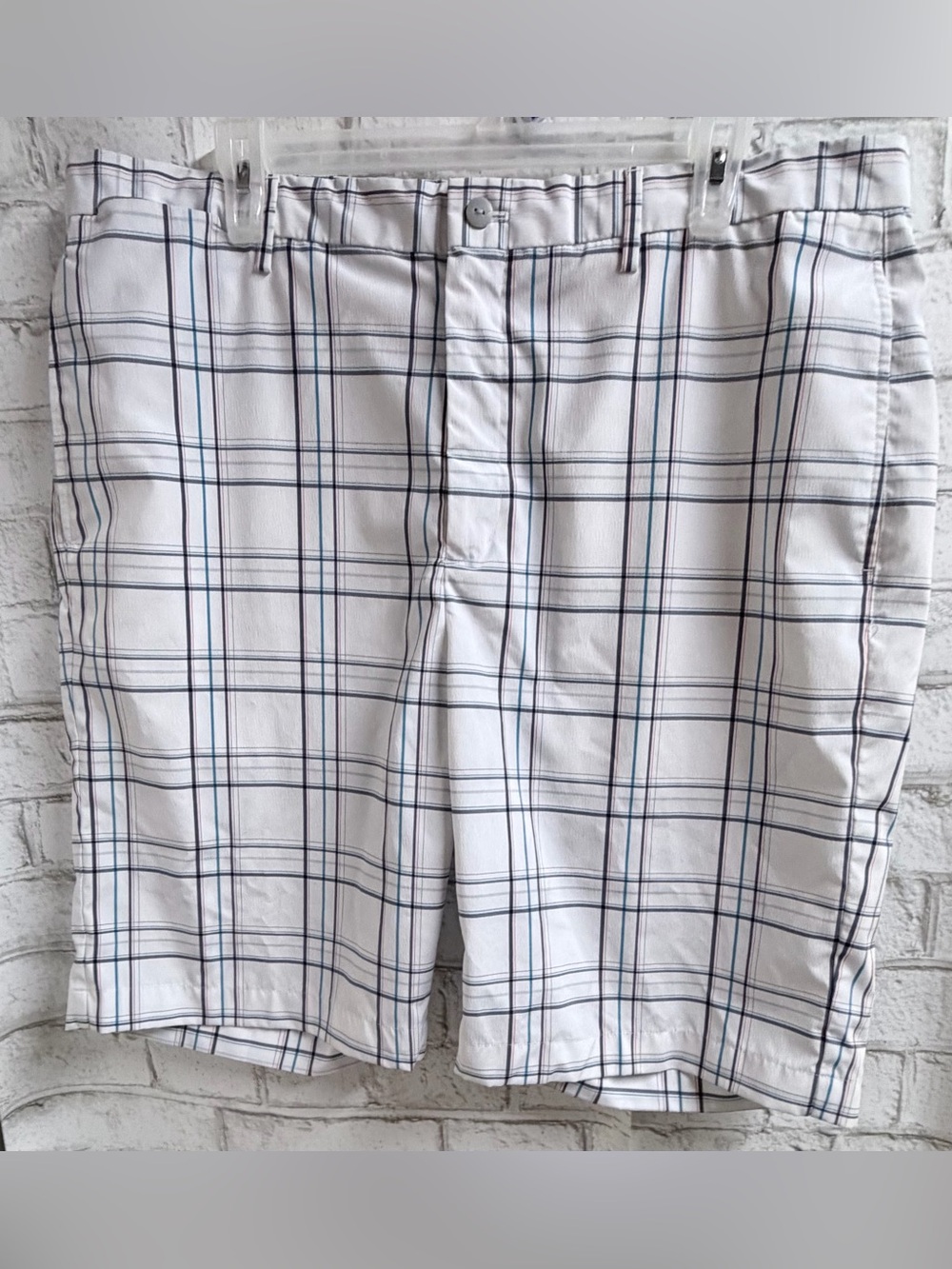 Greg Norman Collection Men’s Plaid Golf Shorts